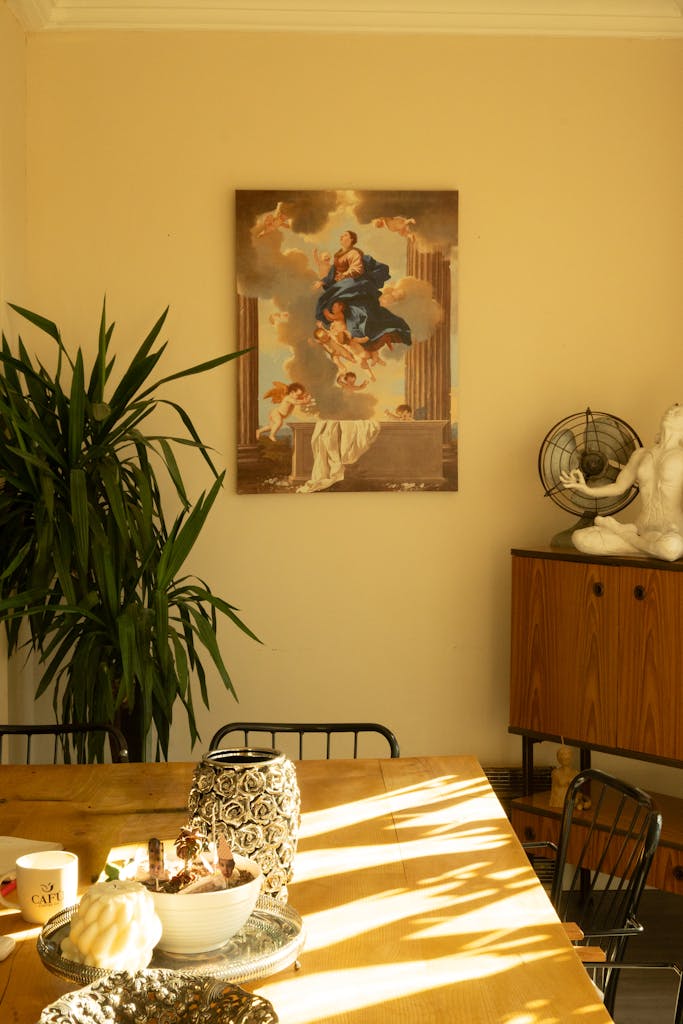 Interior decorat cu reproduceri picturi în ulei pe pânză realizate manual